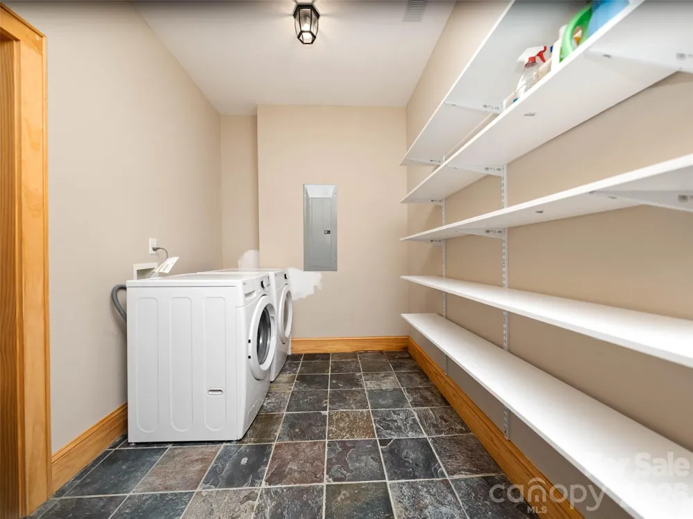 82 Red Oak Drive Mills River, NC 28759