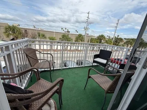 444 BANYON TREE CIRCLE #202