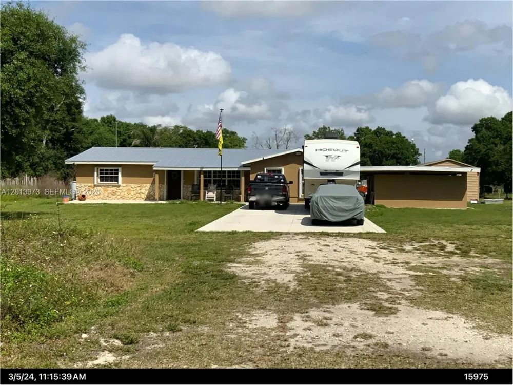 826 B Rd. La Belle, FL 33935