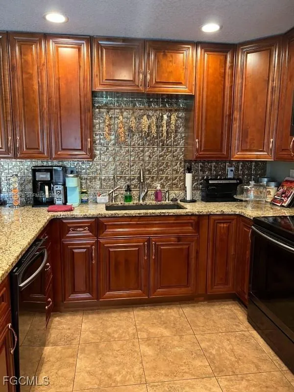 826 B Rd. La Belle, FL 33935