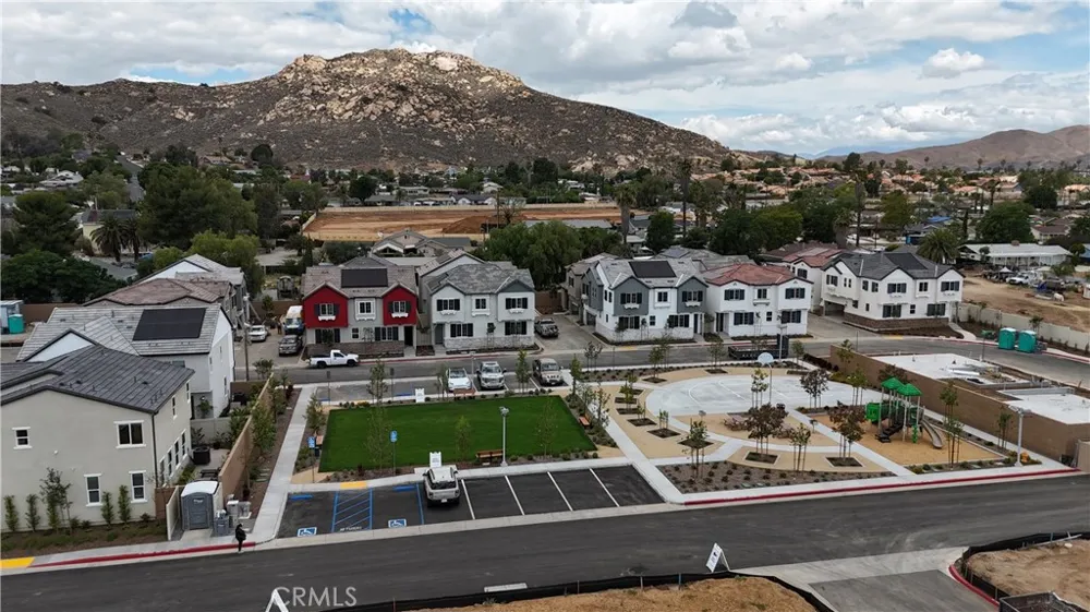 8637 Areca Lane Jurupa Valley, CA 92509