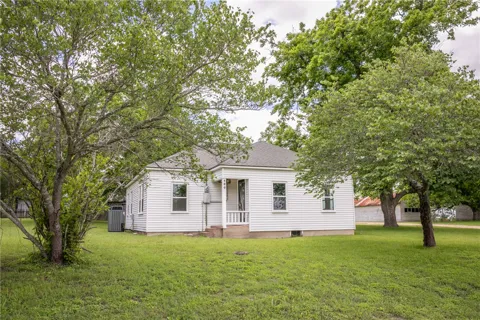 400 Brazos Street