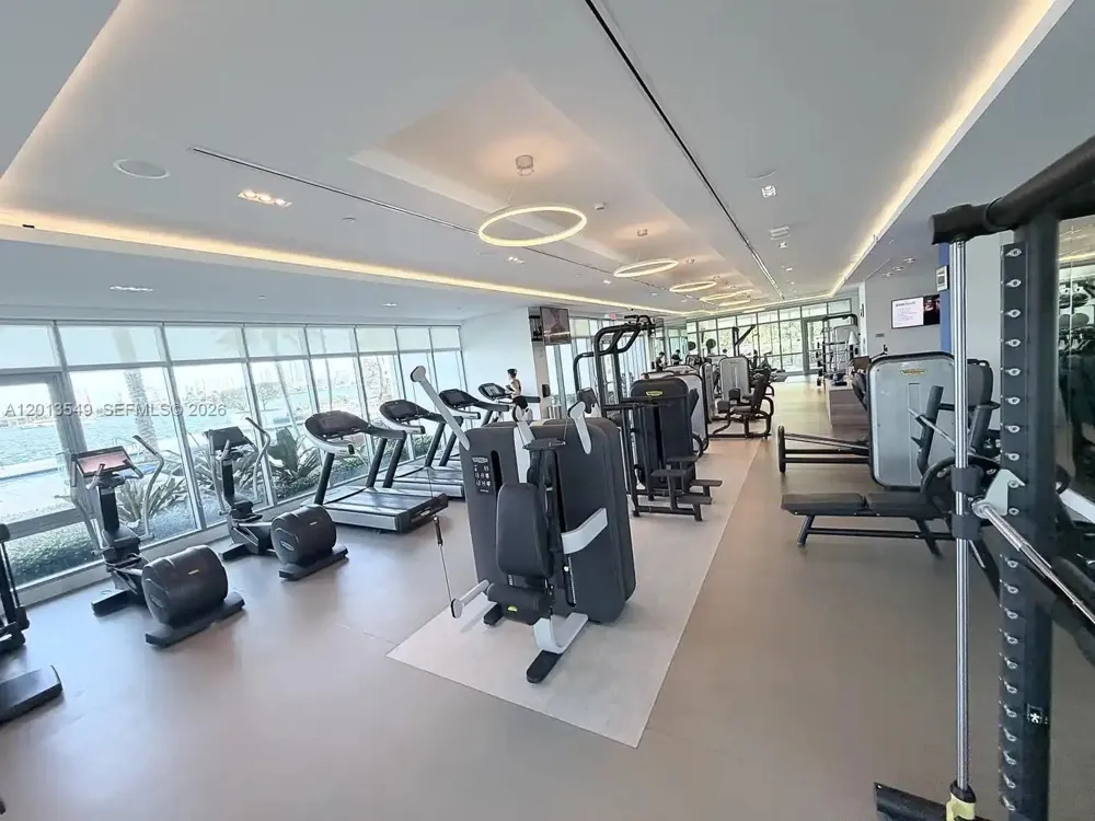 17111 Biscayne Blvd #1610 North Miami Beach, FL 33160
