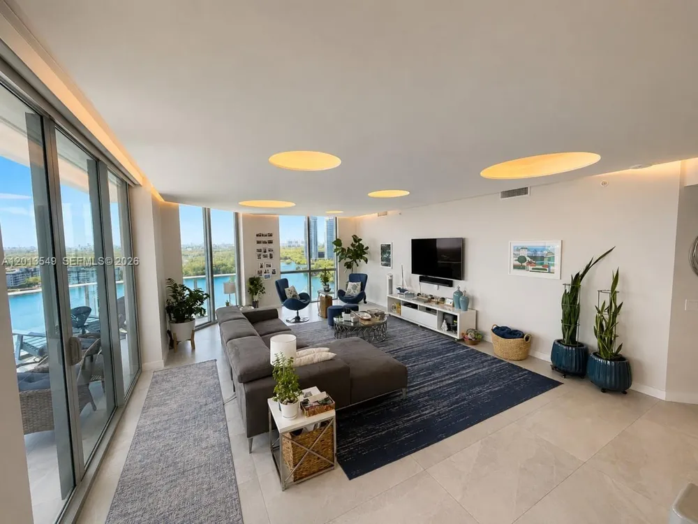 17111 Biscayne Blvd #1610 North Miami Beach, FL 33160