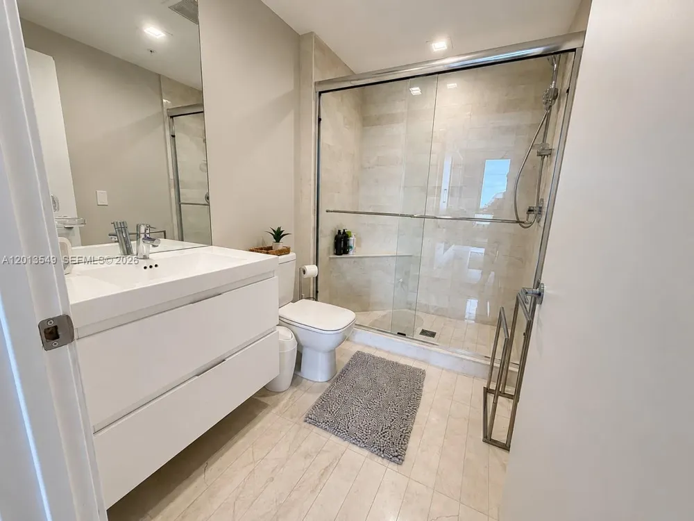 17111 Biscayne Blvd #1610 North Miami Beach, FL 33160