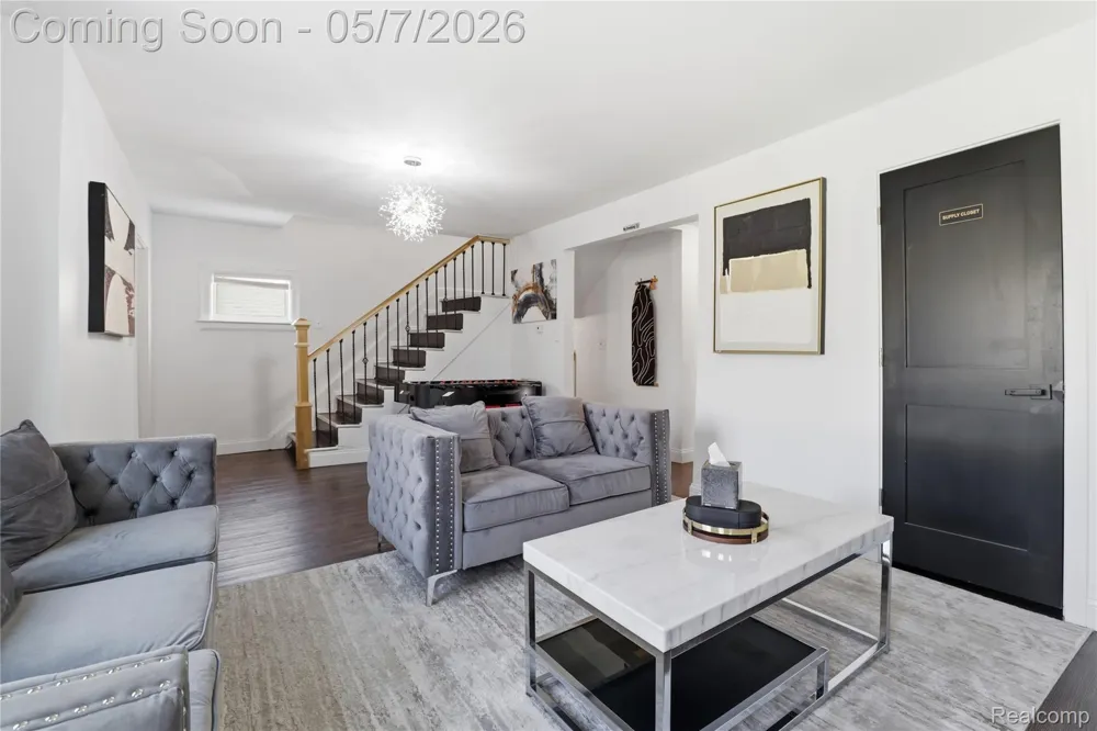 21412 Reimanville Avenue Royal Oak Charter Township, MI 48220