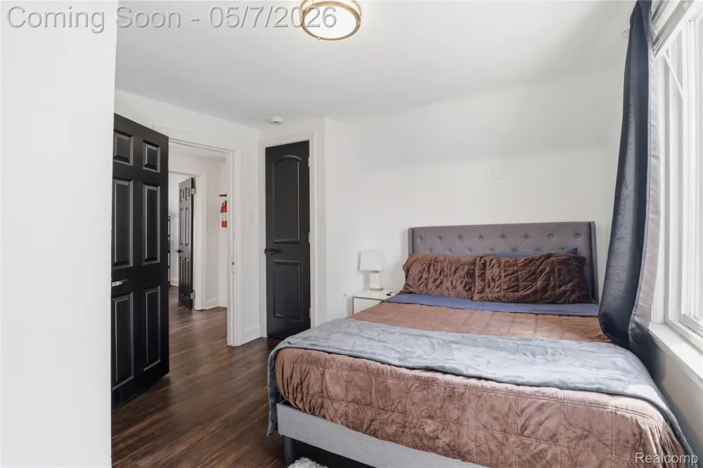 21412 Reimanville Avenue Royal Oak Charter Township, MI 48220