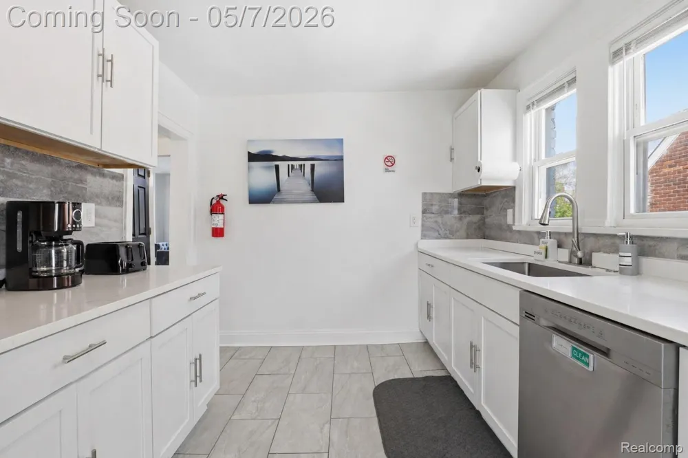 21412 Reimanville Avenue Royal Oak Charter Township, MI 48220