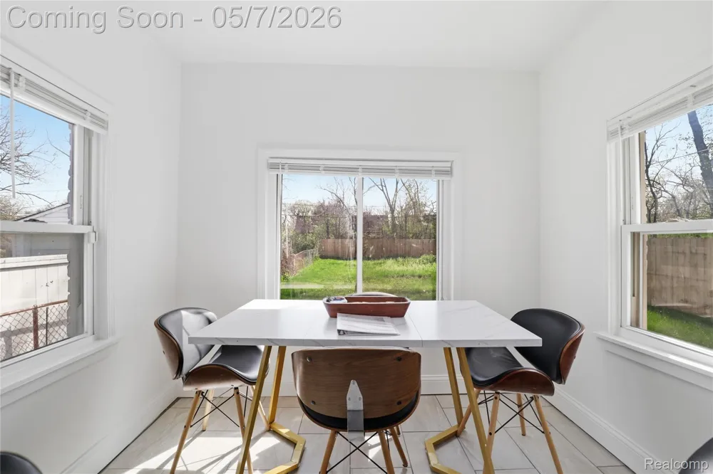 21412 Reimanville Avenue Royal Oak Charter Township, MI 48220