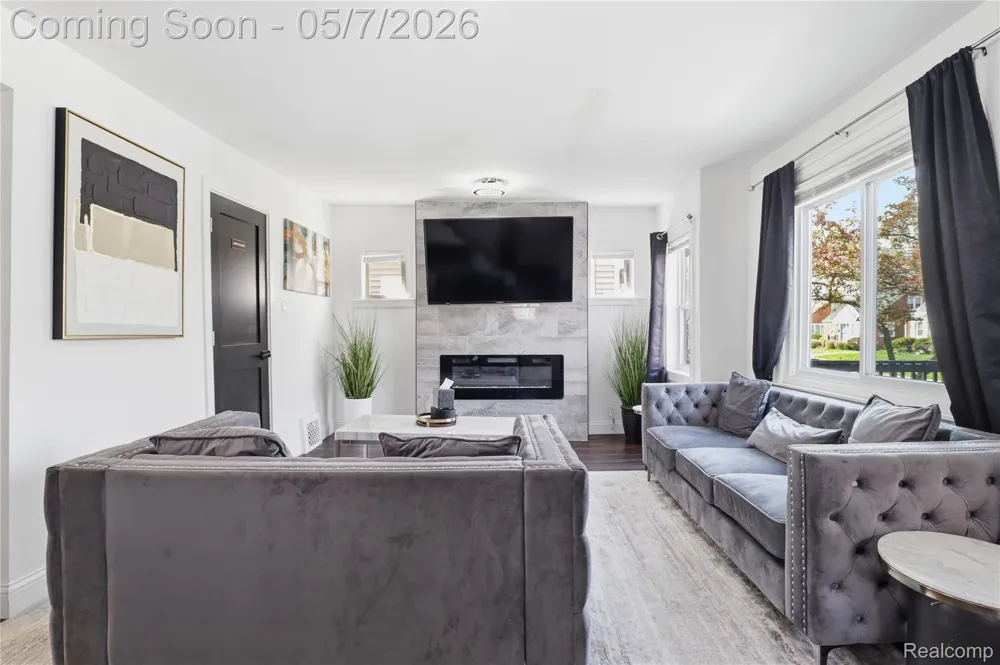21412 Reimanville Avenue Royal Oak Charter Township, MI 48220