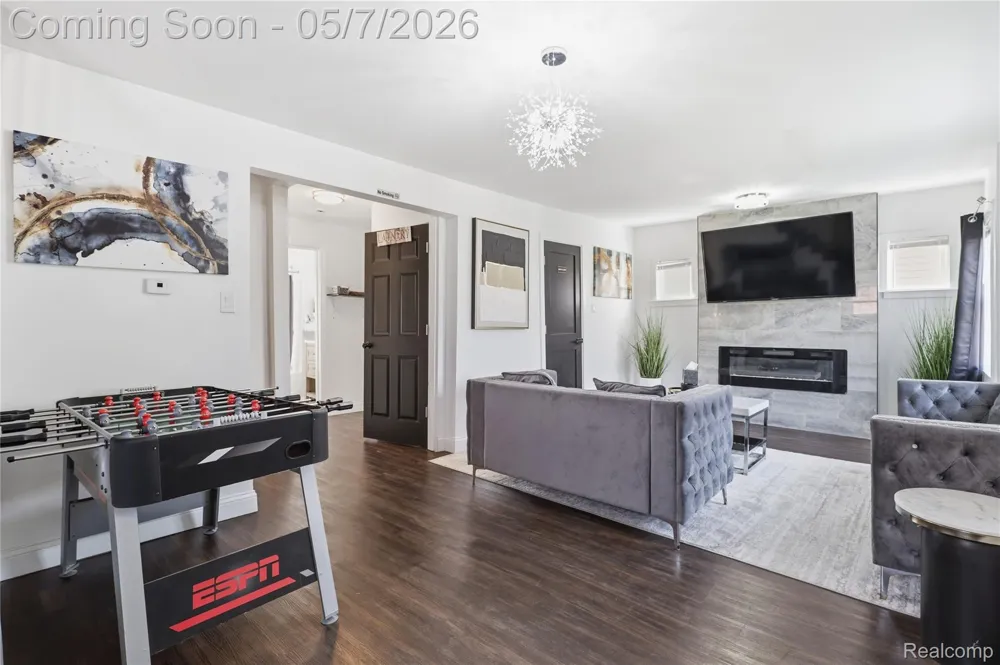 21412 Reimanville Avenue Royal Oak Charter Township, MI 48220
