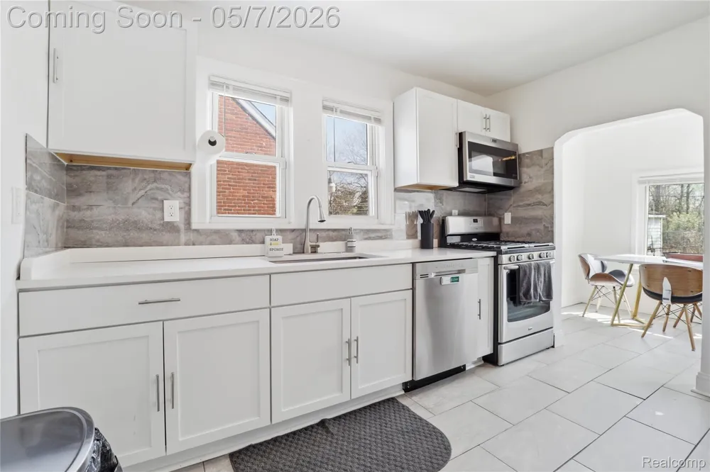 21412 Reimanville Avenue Royal Oak Charter Township, MI 48220