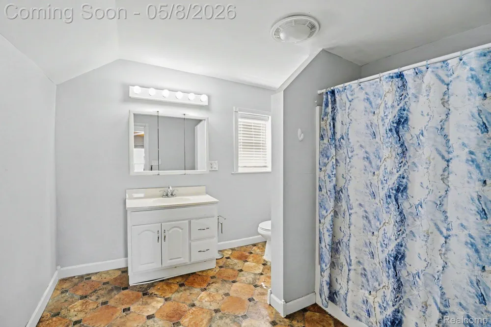 409 Fleming Street Howell City, MI 48843