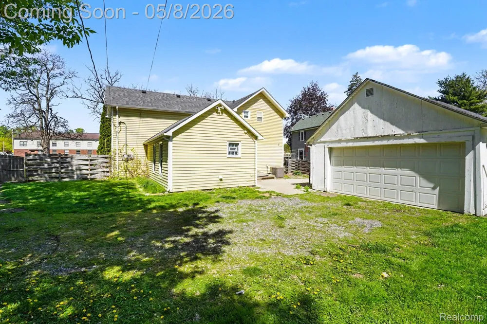409 Fleming Street Howell City, MI 48843