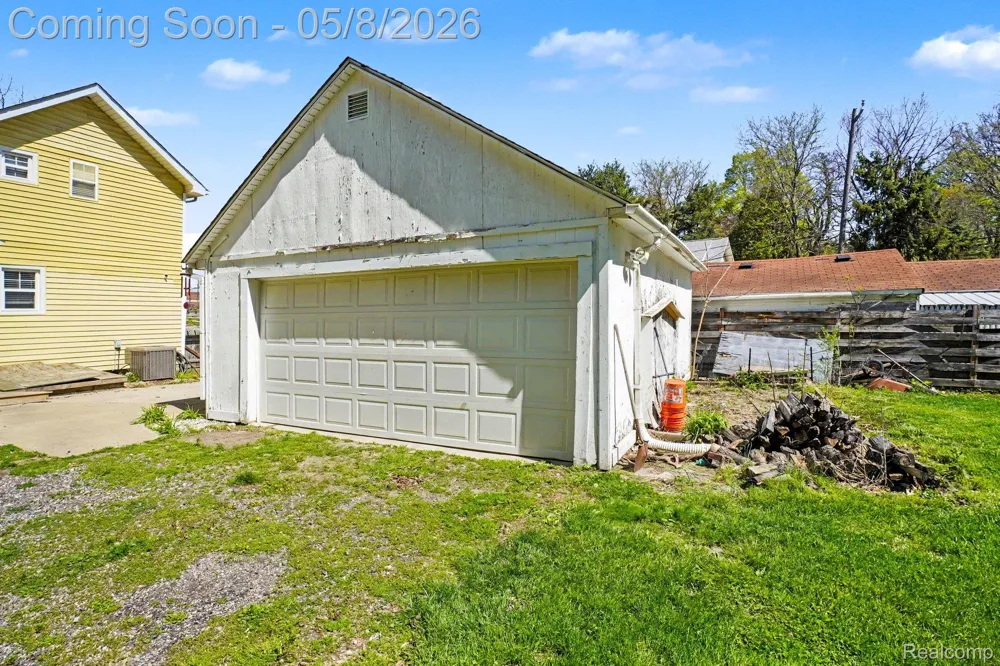 409 Fleming Street Howell City, MI 48843