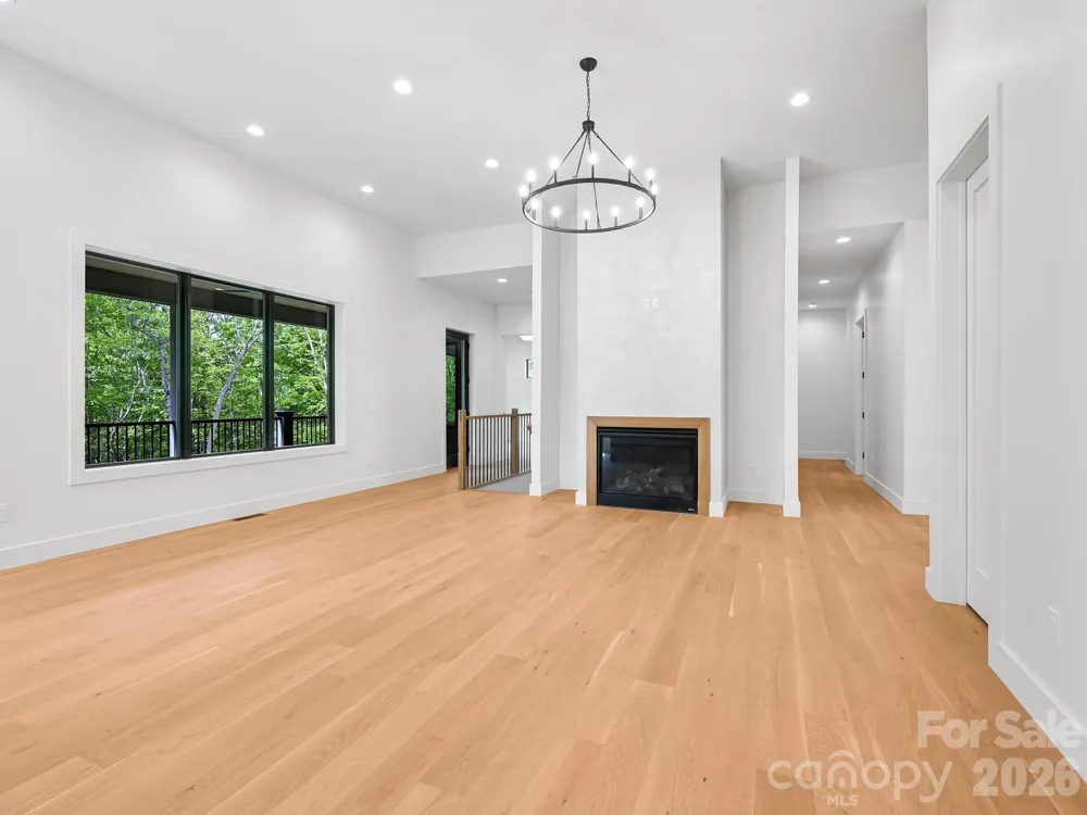 18 Erin Glen Court Fairview, NC 28730