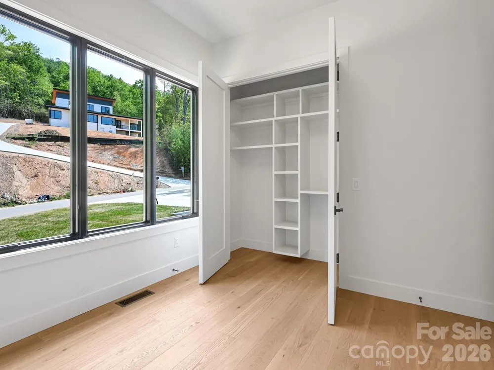 18 Erin Glen Court Fairview, NC 28730