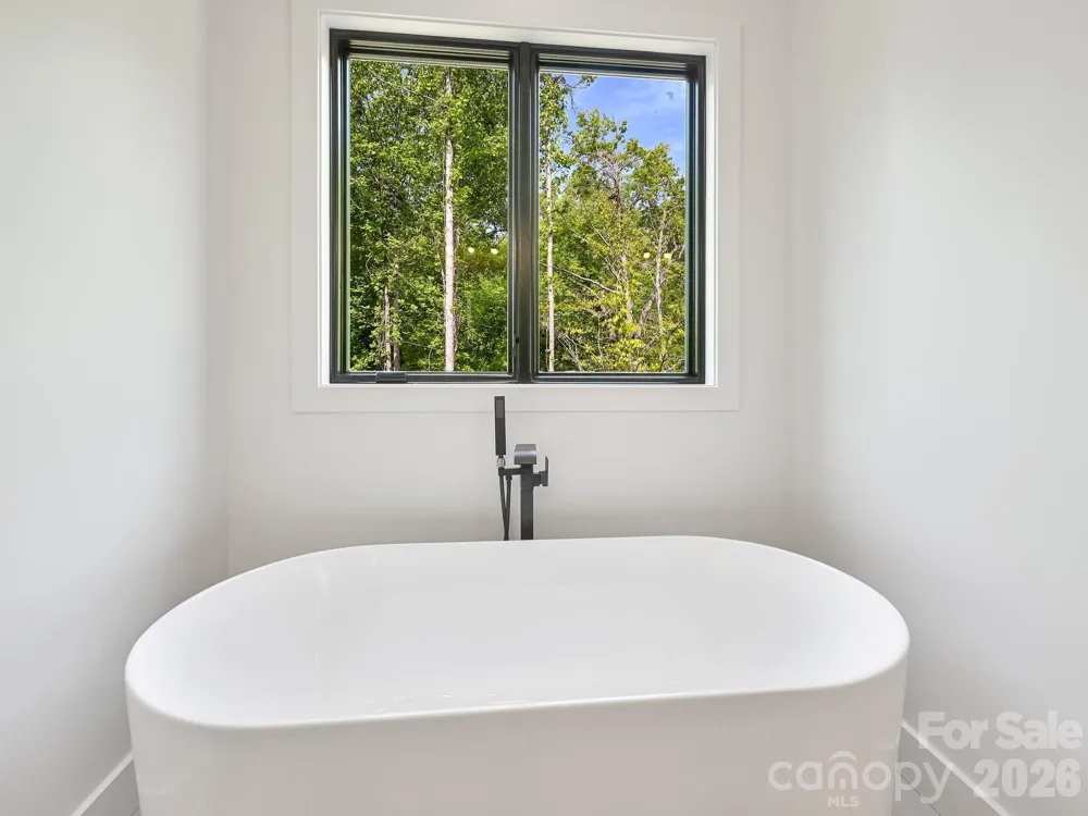 18 Erin Glen Court Fairview, NC 28730