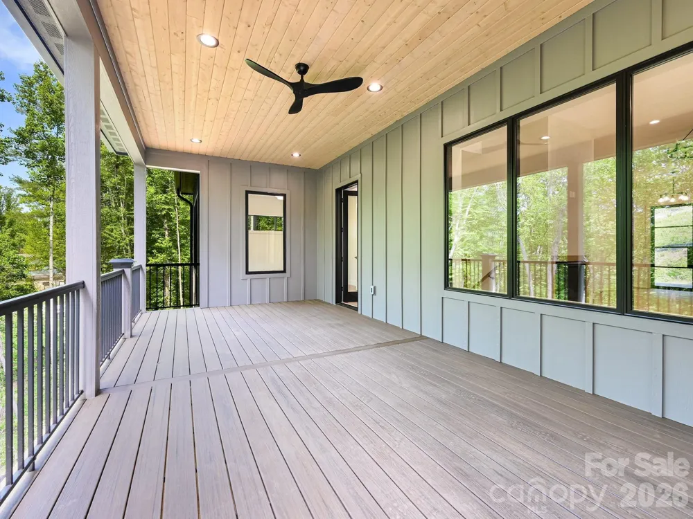 18 Erin Glen Court Fairview, NC 28730
