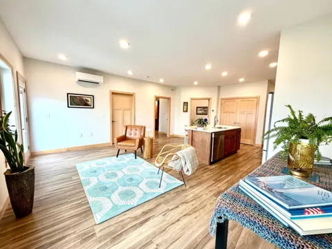 715 Lake Shore Drive NE #201