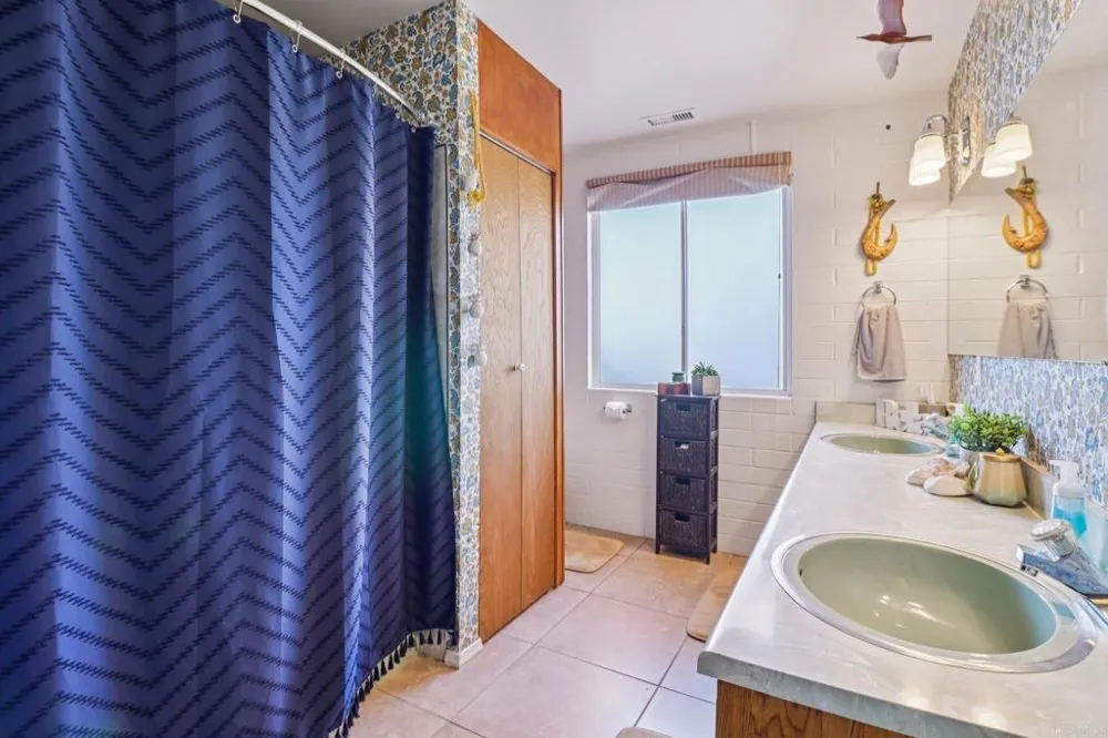 2068 Camino Culebra Vista, CA 92084