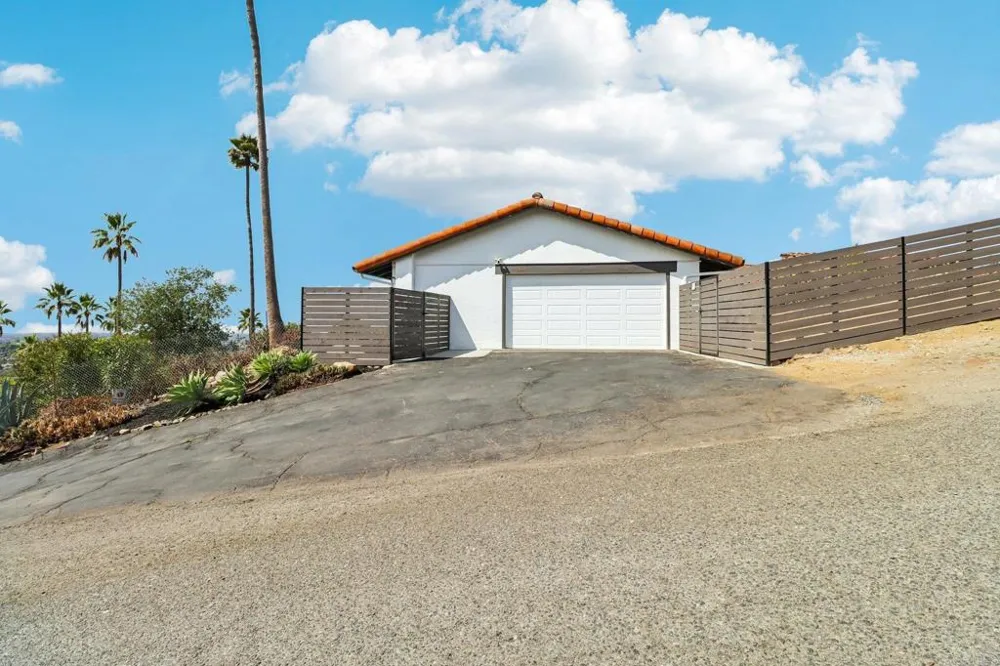 2068 Camino Culebra Vista, CA 92084