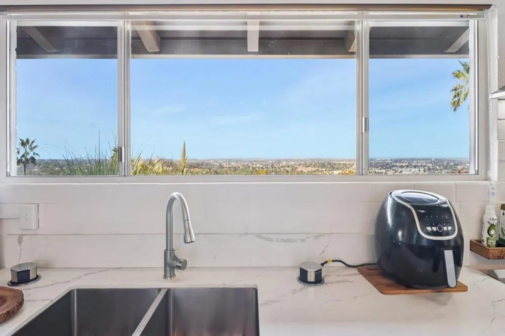 2068 Camino Culebra Vista, CA 92084