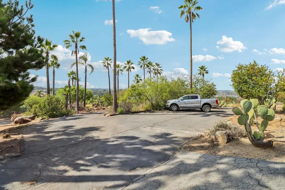 2068 Camino Culebra Vista, CA 92084