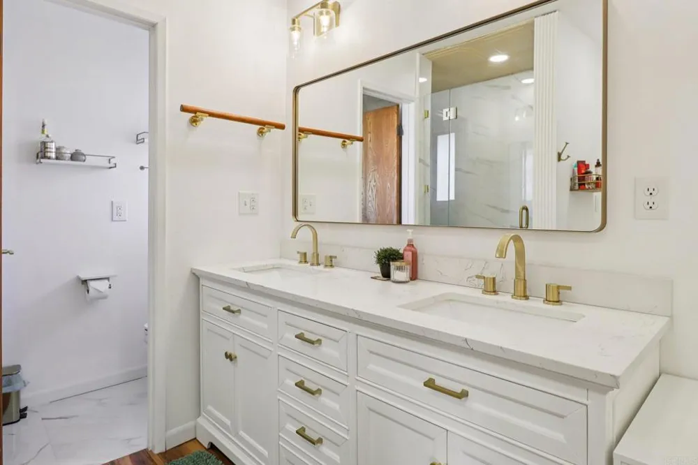 2068 Camino Culebra Vista, CA 92084