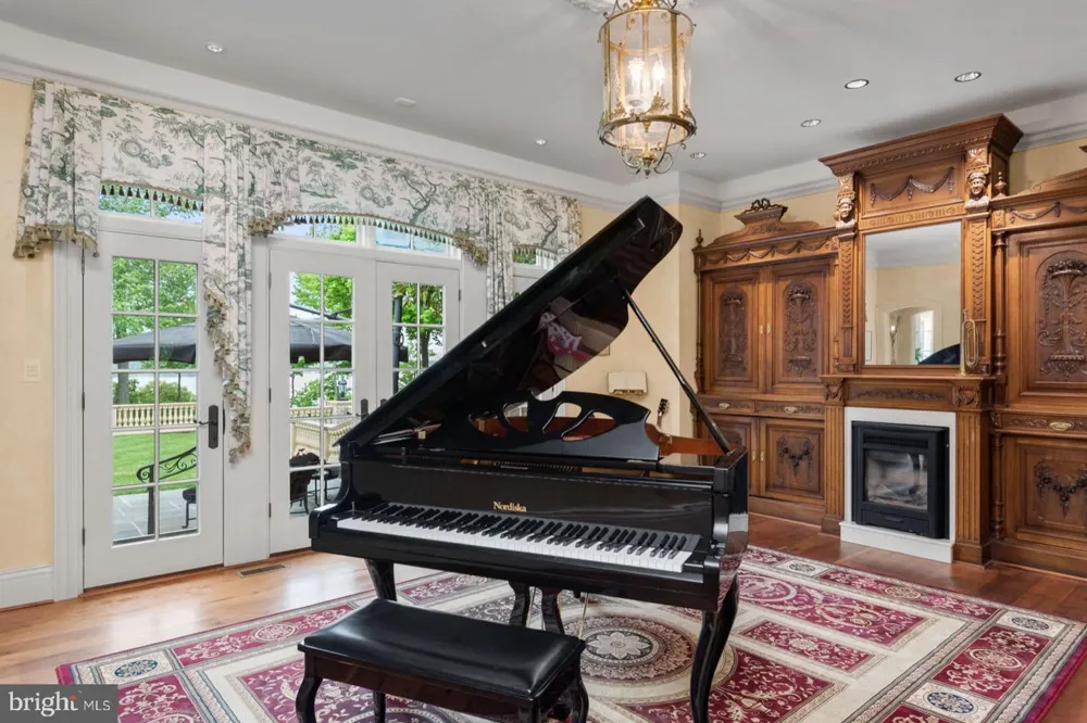 938 OLD COUNTY ROAD Severna Park, MD 21146