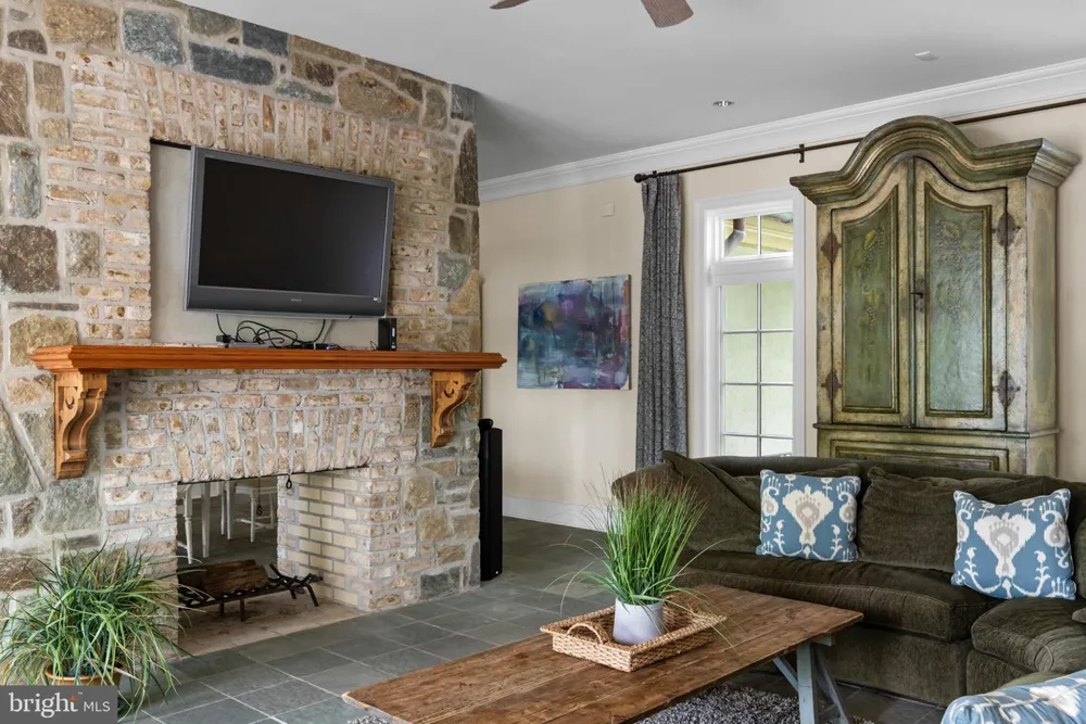 938 OLD COUNTY ROAD Severna Park, MD 21146