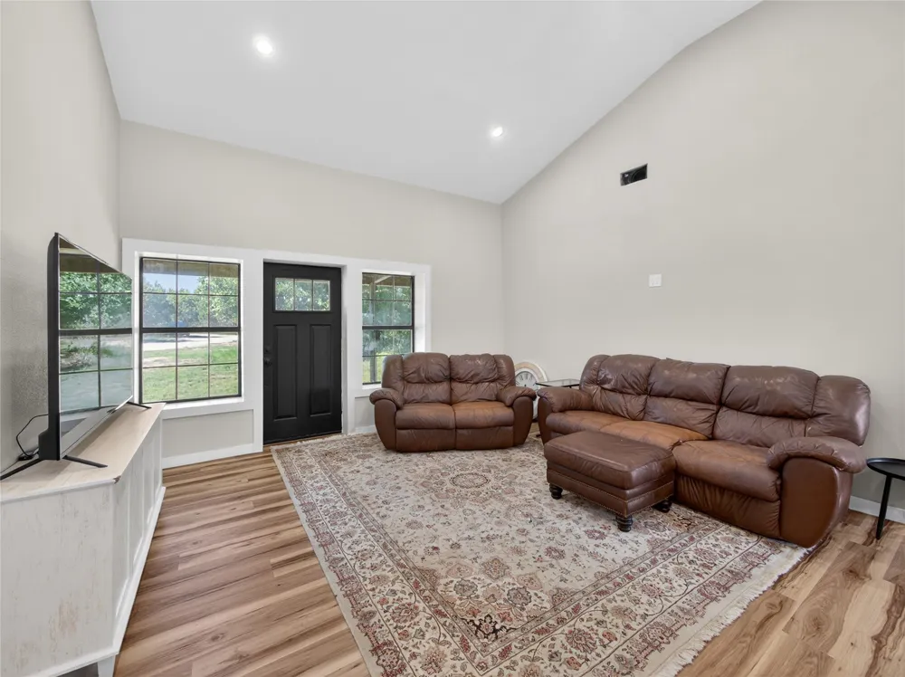 411 Avila Lane Briggs, TX 78608