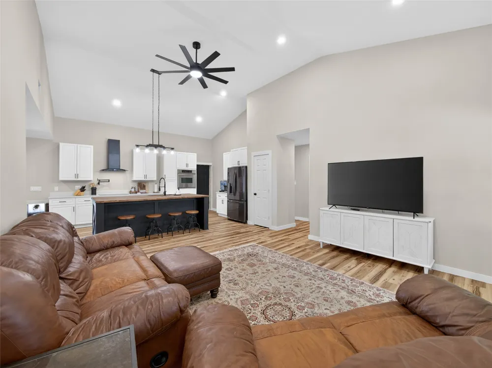411 Avila Lane Briggs, TX 78608