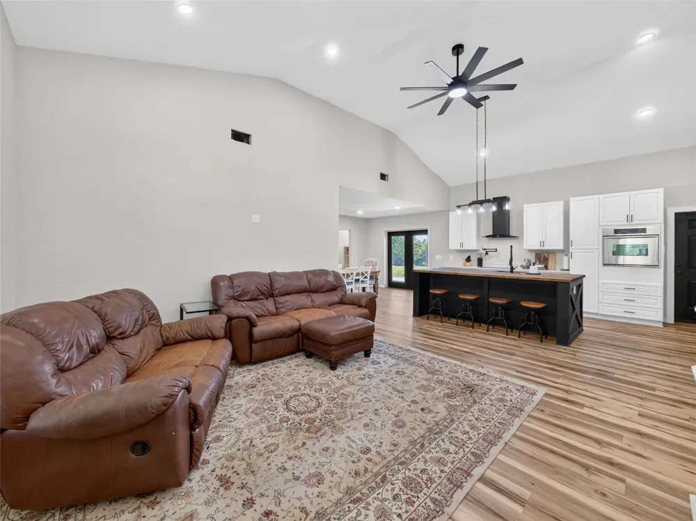 411 Avila Lane Briggs, TX 78608