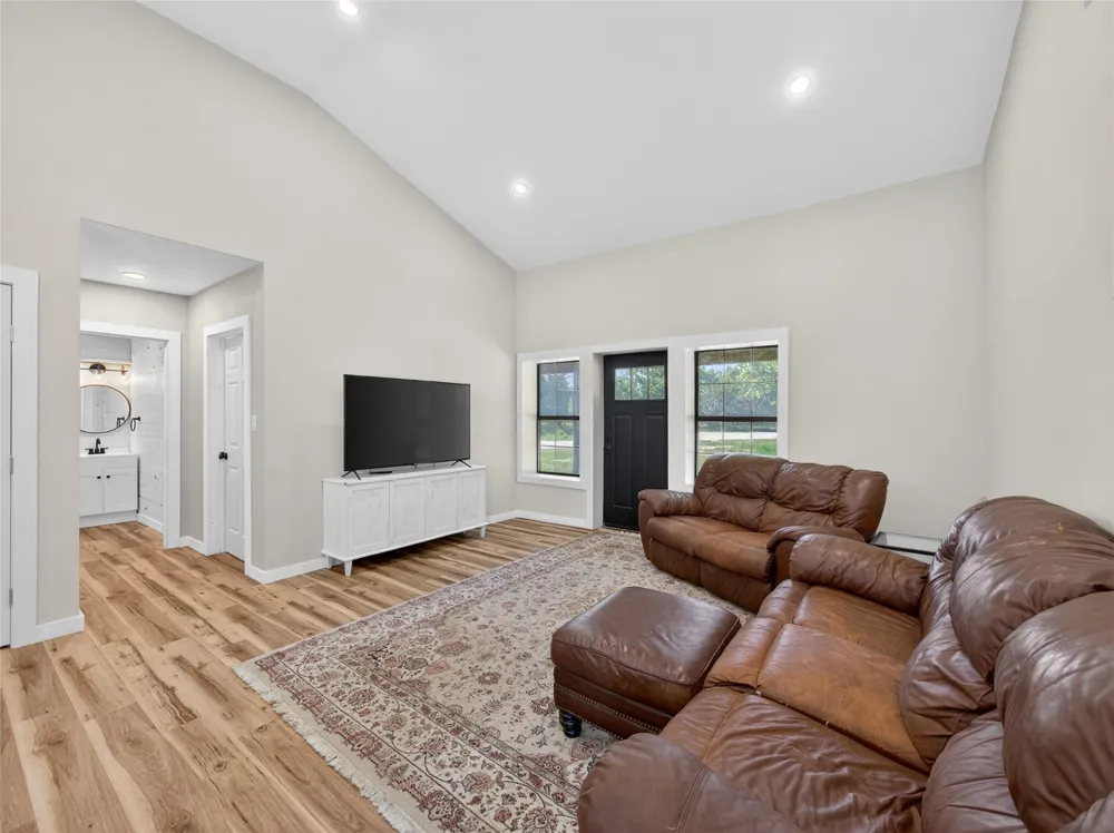 411 Avila Lane Briggs, TX 78608