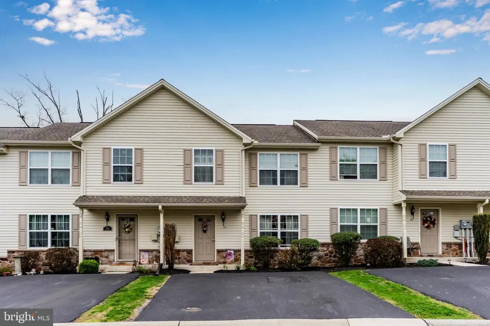 153 MAPLETON BOULEVARD Harrisburg, PA 17112