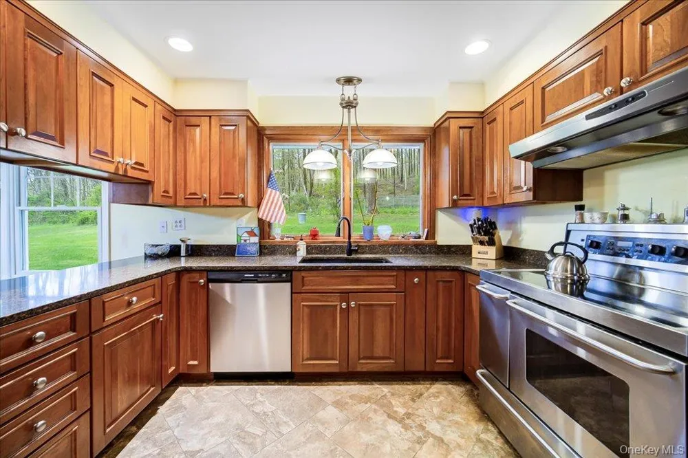 287 Hunns Lake Road Stanfordville, NY 12581