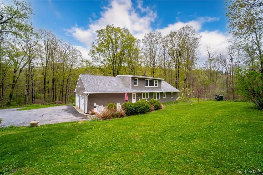 287 Hunns Lake Road Stanfordville, NY 12581