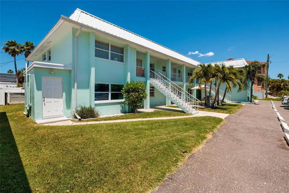 10 164TH AVENUE #1 Redington Beach, FL 33708