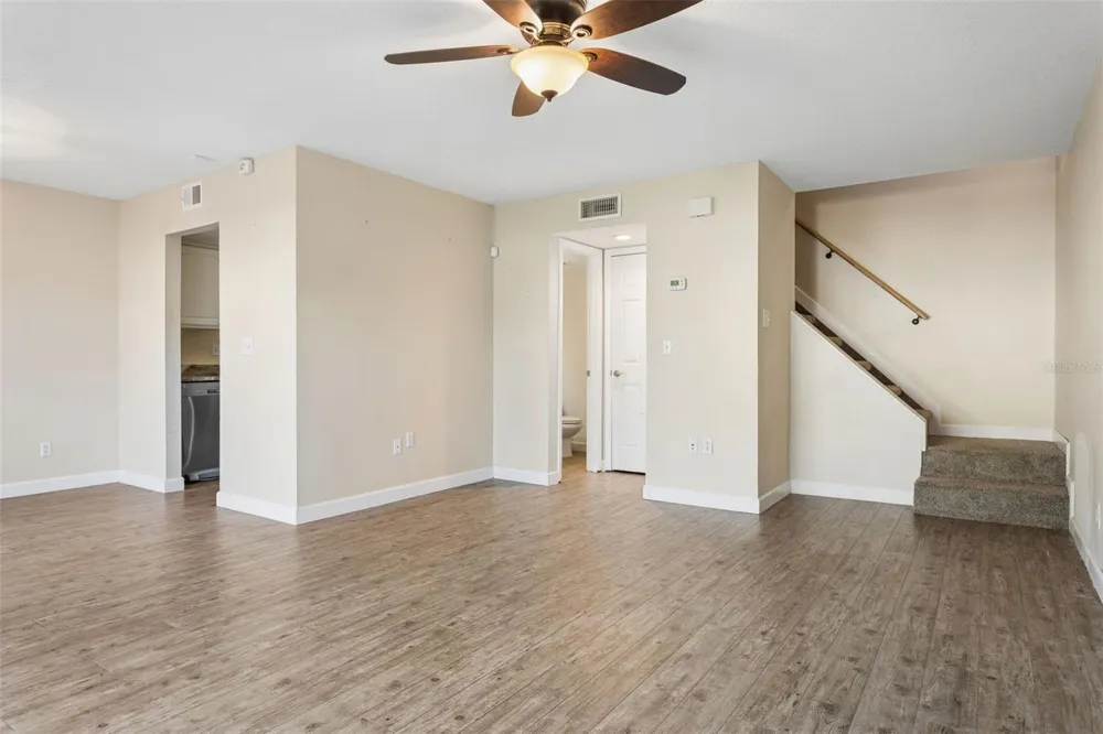 6341 TREETOP CIRCLE #6341 Temple Terrace, FL 33617