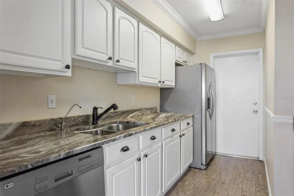6341 TREETOP CIRCLE #6341 Temple Terrace, FL 33617