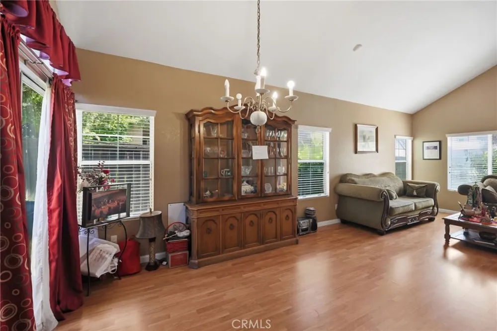 16799 Calle Pinata Moreno Valley, CA 92551