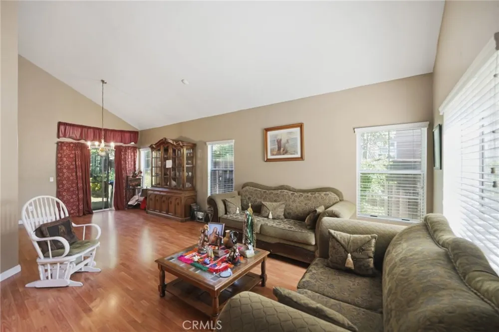 16799 Calle Pinata Moreno Valley, CA 92551