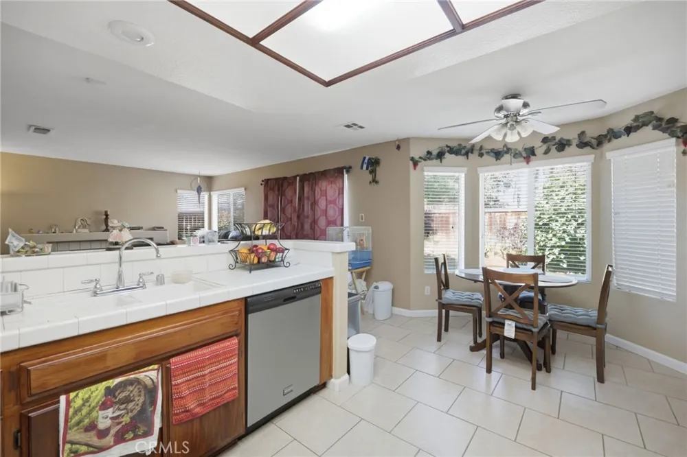 16799 Calle Pinata Moreno Valley, CA 92551