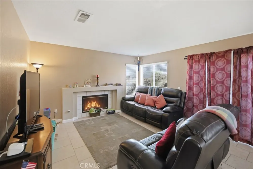 16799 Calle Pinata Moreno Valley, CA 92551