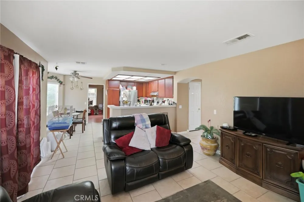16799 Calle Pinata Moreno Valley, CA 92551
