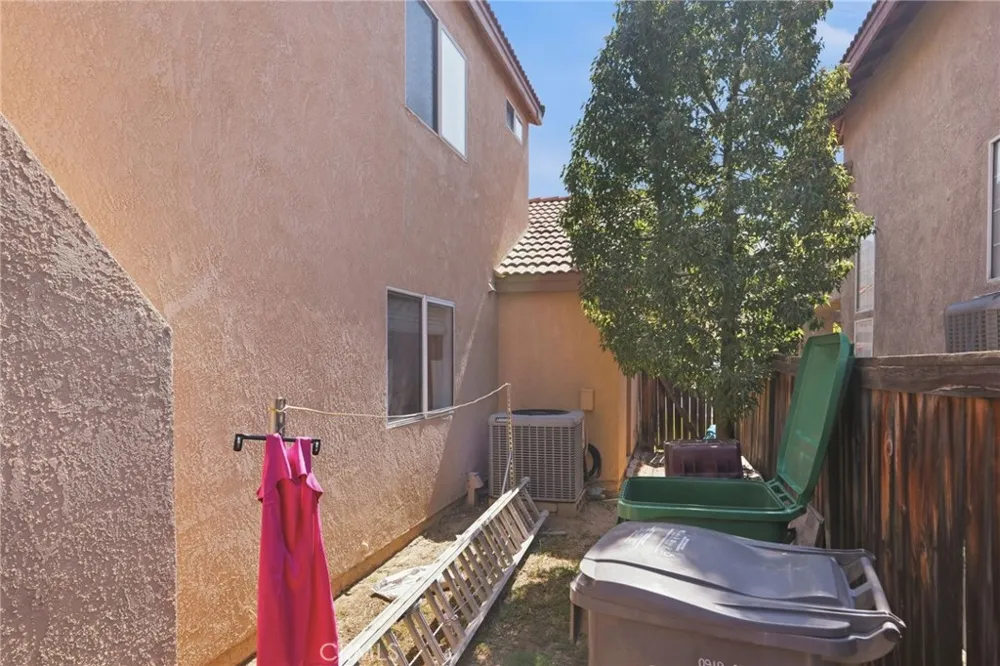 16799 Calle Pinata Moreno Valley, CA 92551