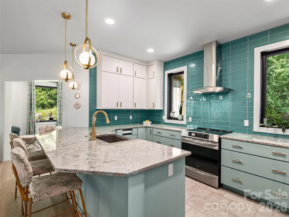 184 Sandys Home Place Mars Hill, NC 28754