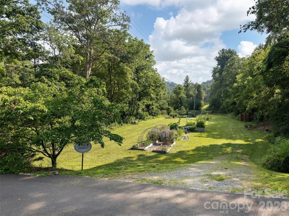 184 Sandys Home Place Mars Hill, NC 28754