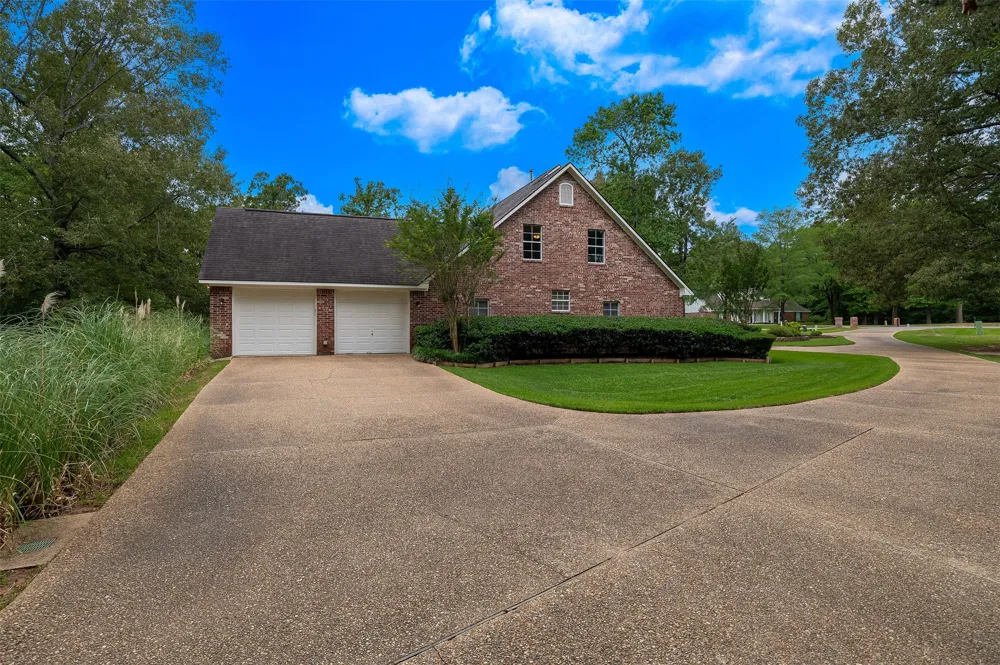 10685 Saint Charles Place Keithville, LA 71047
